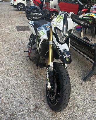 Aprilia dorsoduro 750