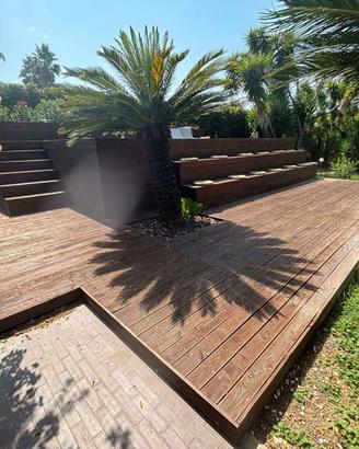 Piscina fuori terra e struttura in legno