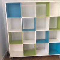 Libreria multiuso con ruote girevole 