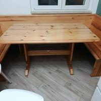 Tavolo in legno con giropanca