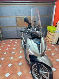 Beverly 300 hpe 2023