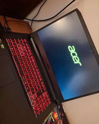 Computer gaming Acer Nitro piu cuffie piu mouse 