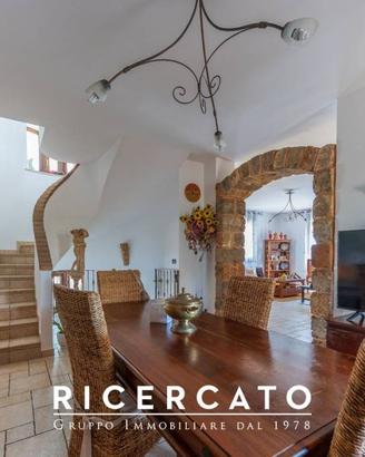 Villa di 200 m² con 4 locali e box auto doppio a G