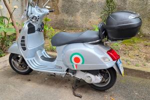 Vespa gts 250