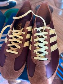 Adidas bordeaux con inserti marroni