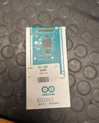 Arduino GIGA R1 Wi-Fi board - nuovo sigillato