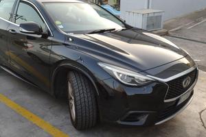 Bella Infiniti Q30