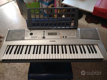 tastiera YAMAHA PSR E313