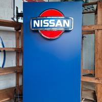 insegna luminosa  Nissan auto
