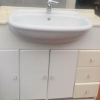 mobile bagno con specchio con luce