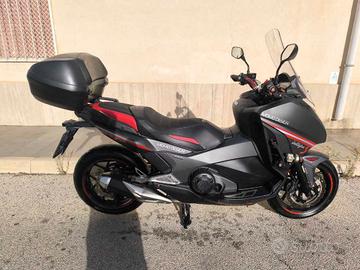 HONDA 750 - S INTEGRA MOMODESIGN U142673