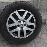 gomme Pirelli con cerchioni