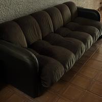 divano in velluto e pelle apribile letto