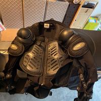 PETTORINA COMPLETA E GINOCCHIERE  per CROSS/ENDURO