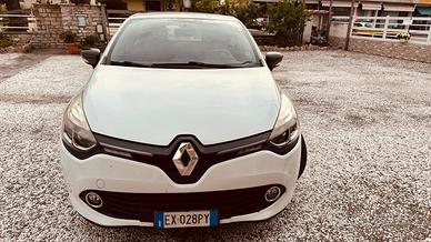 Renault Clio 1.2 75CV 5 porte Costume National