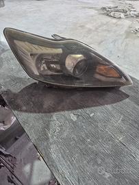 faro anteriore destro ford focus 2010