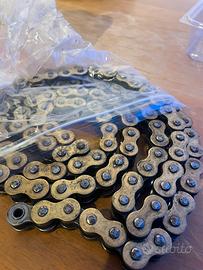 Catena DID 525 VX con pignone