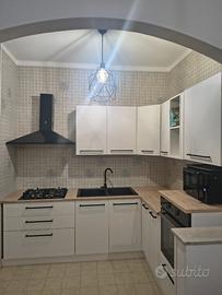 Cucina ad angolo bianca – €1.300