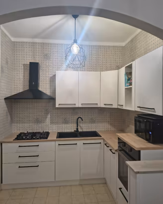 Cucina ad angolo bianca – €1.300