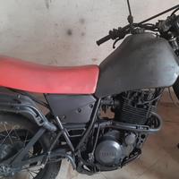 YAMAHA 550 XT 1983 COMPRESA VOLTURA