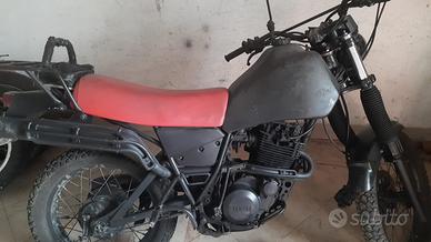 YAMAHA 550 XT 1983 COMPRESA VOLTURA