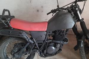 YAMAHA 550 XT 1983 COMPRESA VOLTURA