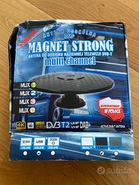 Antenna digitale terrestre con base magnetica