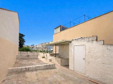 Indipendente con terrazza