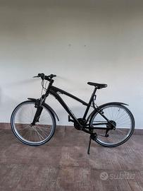 bici nera mountain bike telaio alluminio