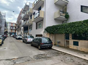 DEPOSITO A MOLA DI BARI