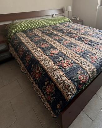 Struttura letto matrimoniale con comodini