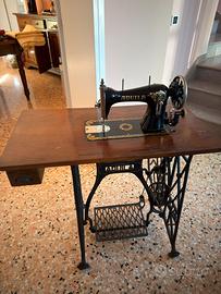 Macchina da cucire aquila d epoca