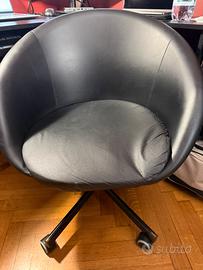 Sedia girevole ikea con ruote