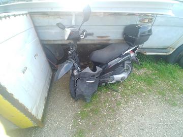 liberty 125 incidentato 