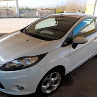 Ford Fiesta 1.2 benzina neopatentati
