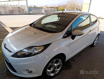 Ford Fiesta 1.2 benzina neopatentati
