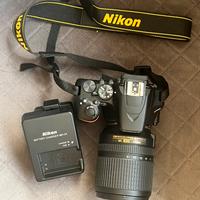 Nikon D3500 e 18-140mm