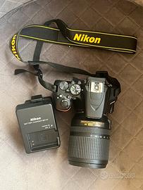 Nikon D3500 e 18-140mm