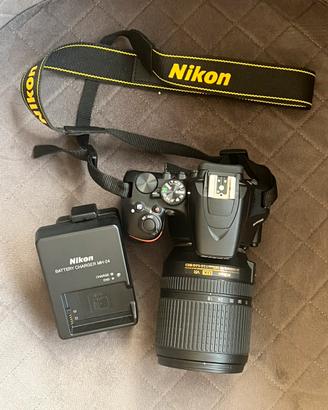 Nikon D3500 e 18-140mm