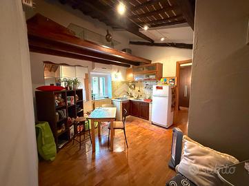 2 LOCALI A GENZANO DI ROMA