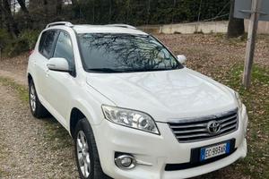 Toyota RAV4 2.2 D-4D 150CV DIESEL