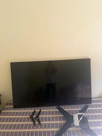 Tv con staffa LG