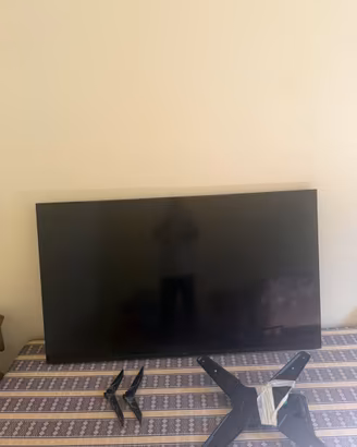 Tv con staffa LG