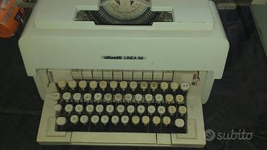 Macchina da scricere olivetti