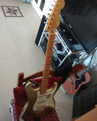 rara chitarra 69° Anniversary Aztec Gold 