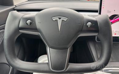 Volante tesla model 3