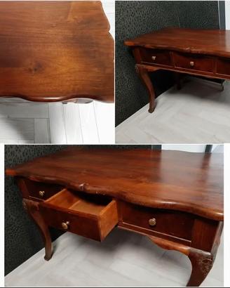 Scrivania in legno fatta da artigiano a mano