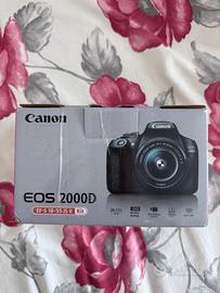 Canon EOS 2000D + EF-S IS II - usato