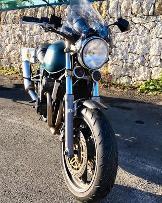 Cafè Racer su base Suzuki 750 GSX  Inazuma 