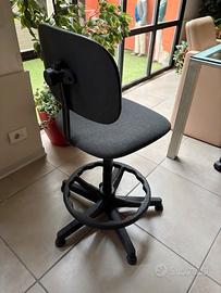 Tavolo da disegno con sgabello